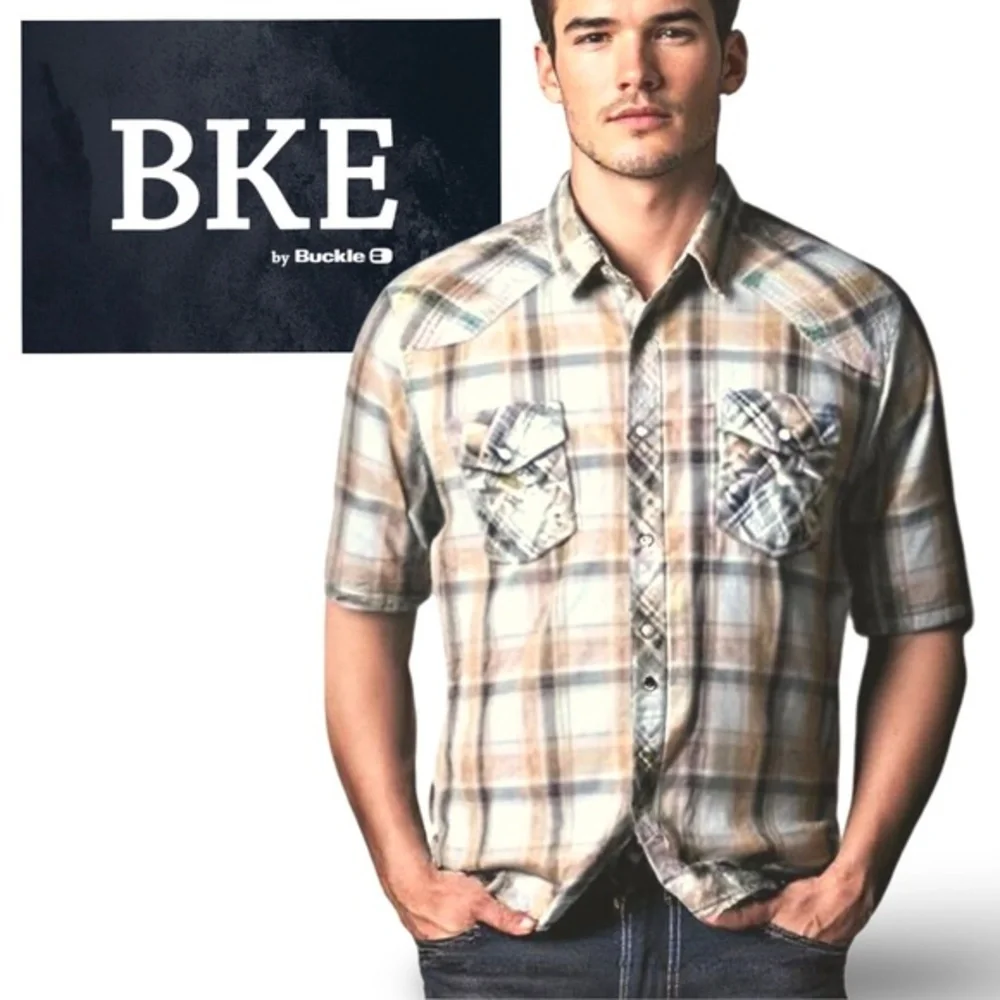 Mens BKE vintage short sleeve pearl snap. Distressed.